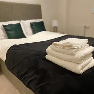  Apartment Triple T Homes Cosy 2 Bedroom With Balcony United Kingdom